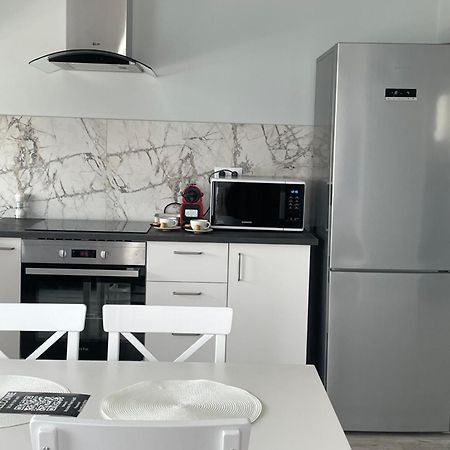 Noah Apartment Self Check-In Otopeni Extérieur photo